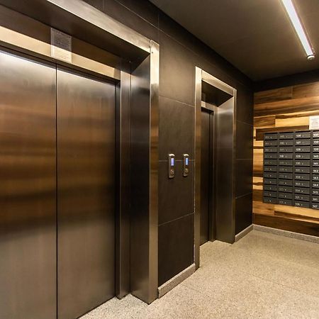 Sky House Premium Apartment In City Center Kisinyov Kültér fotó